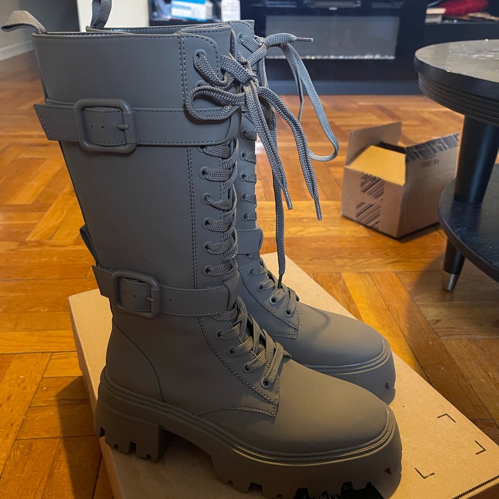 Brand new combat boots from Zara women’s size 8